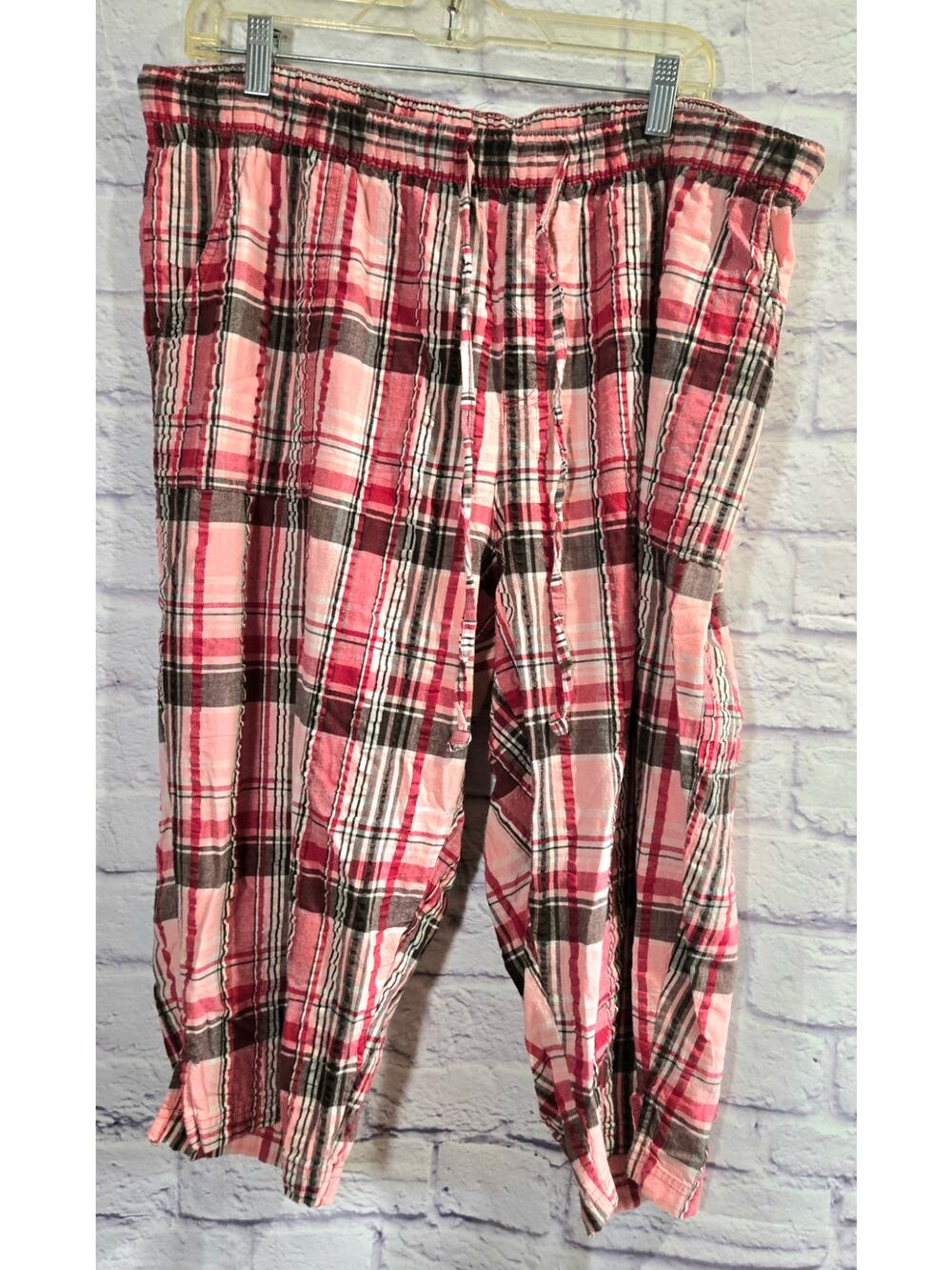 White Stag Red Black Plaid Pull On Drawstring Cropped Pants 2X Pockets